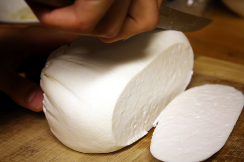 cutting curd